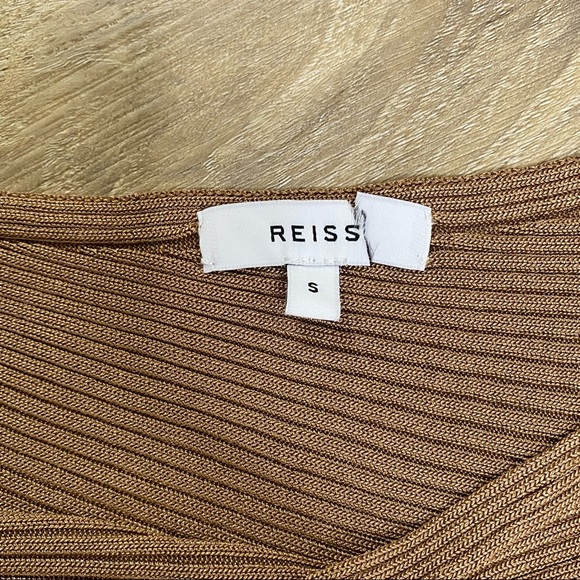 Reiss Bloor Ribbed Off the Shoulder Sweater camel - Picture 7 of 8